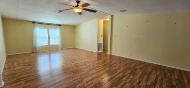 Stunning 3 bedroom 2 bath home in 55,+ Resort style community in on Zephyrhills Municipal Golf Course in Florida - for sale on GolfHomes.com, golf home, golf lot
