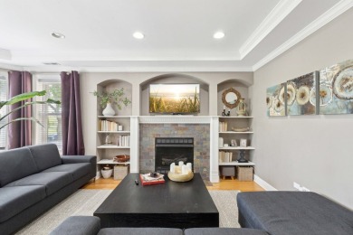 Spacious and meticulously maintained 2BD/2BA in West Ridge! This on Robert Black Golf Course in Illinois - for sale on GolfHomes.com, golf home, golf lot