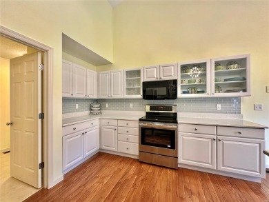 Beautifully updated Villa in The Stonewolf Golf Course community on Stonewolf Golf Club in Illinois - for sale on GolfHomes.com, golf home, golf lot