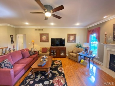 Enjoy the villa style living on the Far Oaks golf course.  This on Far Oaks Golf Club in Illinois - for sale on GolfHomes.com, golf home, golf lot