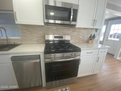 This bright, newly remodeled park model is located on the golf on Juniper Ridge R.V. Golf Resort in Arizona - for sale on GolfHomes.com, golf home, golf lot