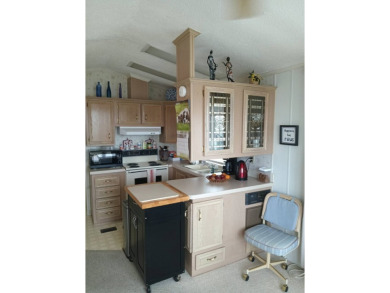 Absolutely adorable well maintained two bedroom / one bathroom on Betmar Acres Golf Club in Florida - for sale on GolfHomes.com, golf home, golf lot