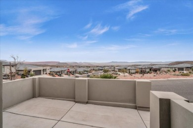 Welcome home! This lovely like new patio home delivers big on on Green Spring Country Club in Utah - for sale on GolfHomes.com, golf home, golf lot