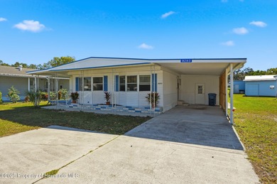 CONVENIENT LOCATION IN HIGH POINT! Beautiful 55+ Golf Course on High Point Golf Club, Inc. in Florida - for sale on GolfHomes.com, golf home, golf lot