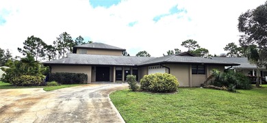 Spacious and versatile, this 4-bedroom, 3-bath home with a on Golf Hammock Country Club in Florida - for sale on GolfHomes.com, golf home, golf lot