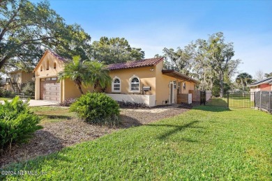 Riverviews and a sparkling pool Everyday on this huge 1/2 acre on Hyde Park Golf Club in Florida - for sale on GolfHomes.com, golf home, golf lot