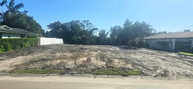 Build-Ready Lot in Snell Isle, Prime Location! This cleared lot on The Renaisssance Vinoy Golf Club in Florida - for sale on GolfHomes.com, golf home, golf lot