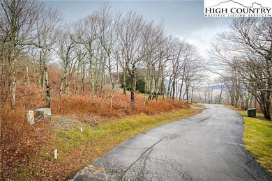 A ~5,000' elevation property at the top of Sugar Mountain in the on Sugar Mountain Golf Course in North Carolina - for sale on GolfHomes.com, golf home, golf lot