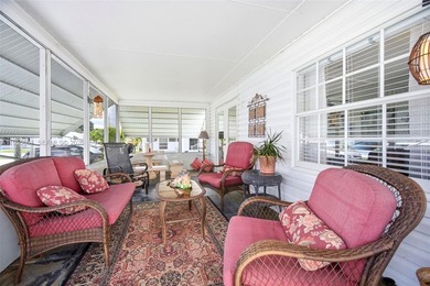 PRIDE OF OWNERSHIP SHINES THROUGHOUT THIS IMMACULATE AND on Davie Golf Club in Florida - for sale on GolfHomes.com, golf home, golf lot