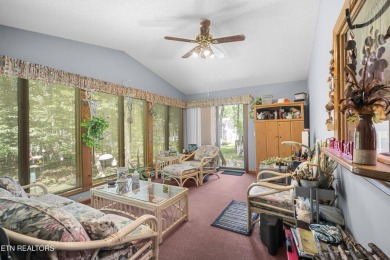Charming 3 bed, 2.5 bath home in Fairfield Glade with 1,950 sq on Druid Hills Golf Club in Tennessee - for sale on GolfHomes.com, golf home, golf lot