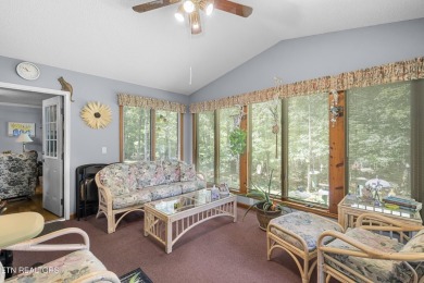 Charming 3 bed, 2.5 bath home in Fairfield Glade with 1,950 sq on Druid Hills Golf Club in Tennessee - for sale on GolfHomes.com, golf home, golf lot