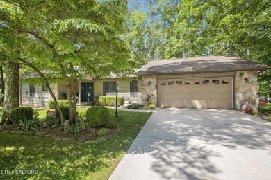 Charming 3 bed, 2.5 bath home in Fairfield Glade with 1,950 sq on Druid Hills Golf Club in Tennessee - for sale on GolfHomes.com, golf home, golf lot