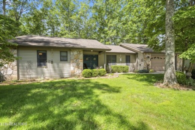 Charming 3 bed, 2.5 bath home in Fairfield Glade with 1,950 sq on Druid Hills Golf Club in Tennessee - for sale on GolfHomes.com, golf home, golf lot