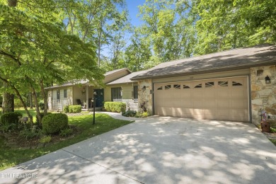 Charming 3 bed, 2.5 bath home in Fairfield Glade with 1,950 sq on Druid Hills Golf Club in Tennessee - for sale on GolfHomes.com, golf home, golf lot