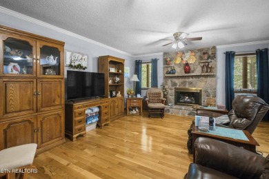Charming 3 bed, 2.5 bath home in Fairfield Glade with 1,950 sq on Druid Hills Golf Club in Tennessee - for sale on GolfHomes.com, golf home, golf lot