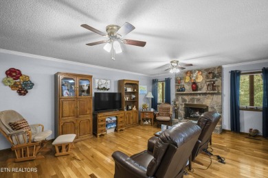 Charming 3 bed, 2.5 bath home in Fairfield Glade with 1,950 sq on Druid Hills Golf Club in Tennessee - for sale on GolfHomes.com, golf home, golf lot