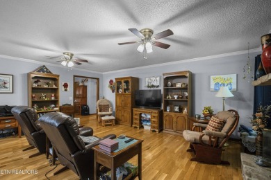 Charming 3 bed, 2.5 bath home in Fairfield Glade with 1,950 sq on Druid Hills Golf Club in Tennessee - for sale on GolfHomes.com, golf home, golf lot