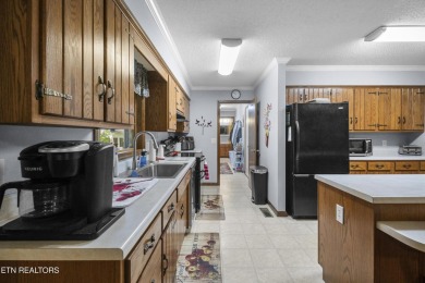 Charming 3 bed, 2.5 bath home in Fairfield Glade with 1,950 sq on Druid Hills Golf Club in Tennessee - for sale on GolfHomes.com, golf home, golf lot