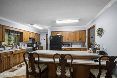 Charming 3 bed, 2.5 bath home in Fairfield Glade with 1,950 sq on Druid Hills Golf Club in Tennessee - for sale on GolfHomes.com, golf home, golf lot