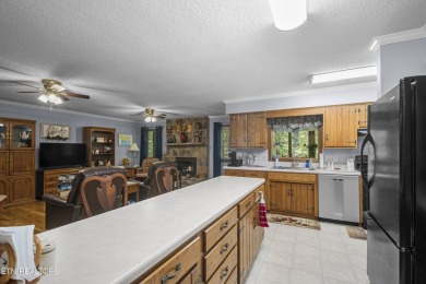Charming 3 bed, 2.5 bath home in Fairfield Glade with 1,950 sq on Druid Hills Golf Club in Tennessee - for sale on GolfHomes.com, golf home, golf lot