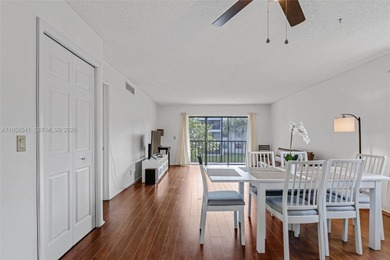 Discover your new home in Weston: spacious 2/2, partially on Bonaventure Country Club in Florida - for sale on GolfHomes.com, golf home, golf lot