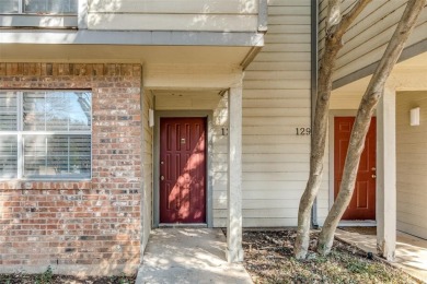 Serenity abounds in this beautifully renovated 2 bedroom, 2 and on Stevens Park Golf Course in Texas - for sale on GolfHomes.com, golf home, golf lot