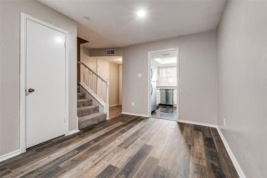 Serenity abounds in this beautifully renovated 2 bedroom, 2 and on Stevens Park Golf Course in Texas - for sale on GolfHomes.com, golf home, golf lot