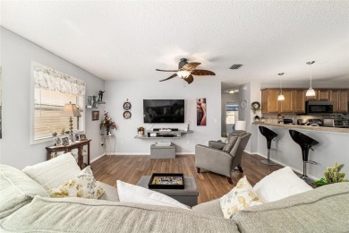 LOCATION LOCATION LOCATION!! This cute, 2 bedroom, 2 bath COLONY on The Links of Spruce Creek in Florida - for sale on GolfHomes.com, golf home, golf lot