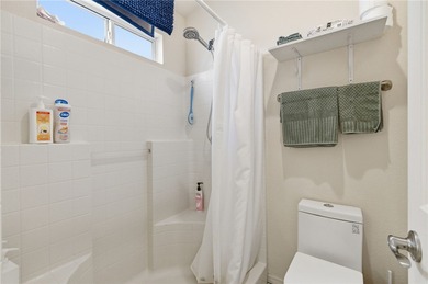 BEAUTIFUL WELL KEPT HOME WITH AN ARIZONA ROOM IN THE BACK!!! on Valle Vista Golf Course in Arizona - for sale on GolfHomes.com, golf home, golf lot