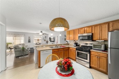 LOCATION LOCATION LOCATION!! This cute, 2 bedroom, 2 bath COLONY on The Links of Spruce Creek in Florida - for sale on GolfHomes.com, golf home, golf lot