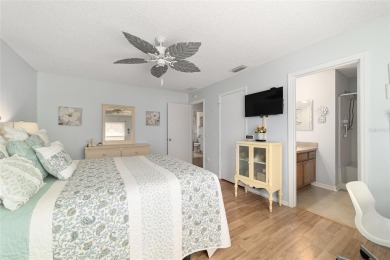 LOCATION LOCATION LOCATION!! This cute, 2 bedroom, 2 bath COLONY on The Links of Spruce Creek in Florida - for sale on GolfHomes.com, golf home, golf lot