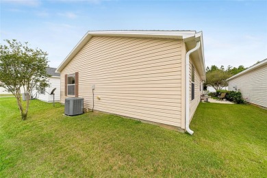 LOCATION LOCATION LOCATION!! This cute, 2 bedroom, 2 bath COLONY on The Links of Spruce Creek in Florida - for sale on GolfHomes.com, golf home, golf lot