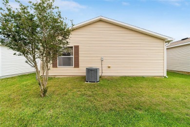 LOCATION LOCATION LOCATION!! This cute, 2 bedroom, 2 bath COLONY on The Links of Spruce Creek in Florida - for sale on GolfHomes.com, golf home, golf lot