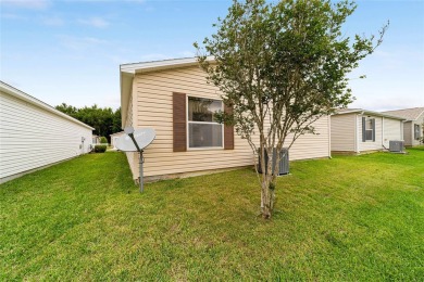 LOCATION LOCATION LOCATION!! This cute, 2 bedroom, 2 bath COLONY on The Links of Spruce Creek in Florida - for sale on GolfHomes.com, golf home, golf lot