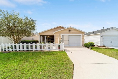 LOCATION LOCATION LOCATION!! This cute, 2 bedroom, 2 bath COLONY on The Links of Spruce Creek in Florida - for sale on GolfHomes.com, golf home, golf lot