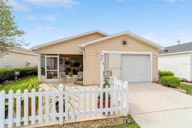 LOCATION LOCATION LOCATION!! This cute, 2 bedroom, 2 bath COLONY on The Links of Spruce Creek in Florida - for sale on GolfHomes.com, golf home, golf lot