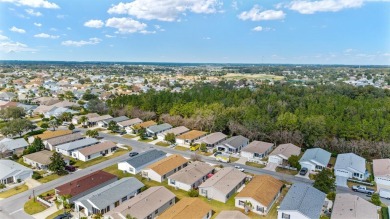 LOCATION LOCATION LOCATION!! This cute, 2 bedroom, 2 bath COLONY on The Links of Spruce Creek in Florida - for sale on GolfHomes.com, golf home, golf lot