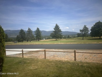 This great home sits on the Stoneridge Golf Course over looking on Stoneridge Golf Club in Idaho - for sale on GolfHomes.com, golf home, golf lot