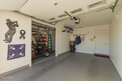 WELCOME TO THIS CHARMING GOLF COURSE HOME. THIS 2 BEDROOM, 2 on Sun City South Golf Course in Arizona - for sale on GolfHomes.com, golf home, golf lot