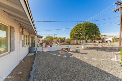 WELCOME TO THIS CHARMING GOLF COURSE HOME. THIS 2 BEDROOM, 2 on Sun City South Golf Course in Arizona - for sale on GolfHomes.com, golf home, golf lot