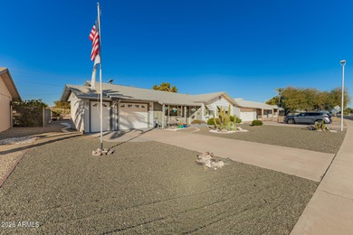 WELCOME TO THIS CHARMING GOLF COURSE HOME. THIS 2 BEDROOM, 2 on Sun City South Golf Course in Arizona - for sale on GolfHomes.com, golf home, golf lot
