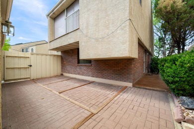 ***Townhome on the Fairway*** Who needs a backyard when you've on Bloomington Country Club in Utah - for sale on GolfHomes.com, golf home, golf lot