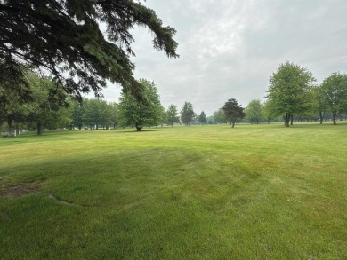Updated Condo on Woodland Hills Golf Course - No HOA Fees! Don't on Woodland Hills Golf Course in Michigan - for sale on GolfHomes.com, golf home, golf lot