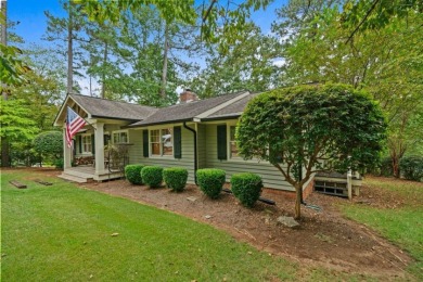 Lakefront Cottage in Reynolds Lake Oconee! on Reynolds Lake Oconee - The Preserve in Georgia - for sale on GolfHomes.com, golf home, golf lot