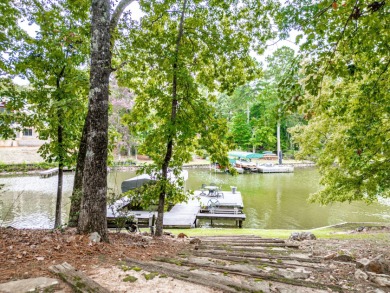 Lakefront Cottage in Reynolds Lake Oconee! on Reynolds Lake Oconee - The Preserve in Georgia - for sale on GolfHomes.com, golf home, golf lot