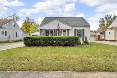 Situated in popular subdivision close to Cascades Park & Golf on Cascades Golf Course in Michigan - for sale on GolfHomes.com, golf home, golf lot