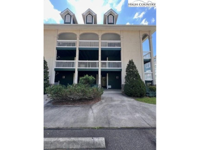 LOCATION AND CONVENIENCE at one of the top golf resorts in the on Jefferson Landing Club in North Carolina - for sale on GolfHomes.com, golf home, golf lot