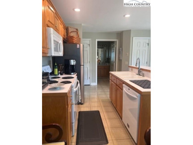 LOCATION AND CONVENIENCE at one of the top golf resorts in the on Jefferson Landing Club in North Carolina - for sale on GolfHomes.com, golf home, golf lot