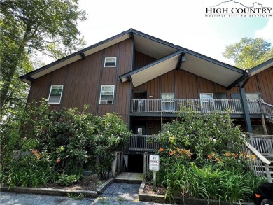 TURNKEY, SLOPESIDE condo overlooking Easy Street ski run and on Sugar Mountain Golf Course in North Carolina - for sale on GolfHomes.com, golf home, golf lot