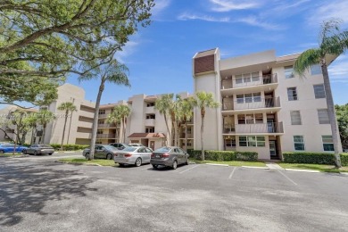 RARELY AVAILABLE AT THIS PRICE! Welcome to this spacious 3 on Pine Island Ridge Country Club in Florida - for sale on GolfHomes.com, golf home, golf lot